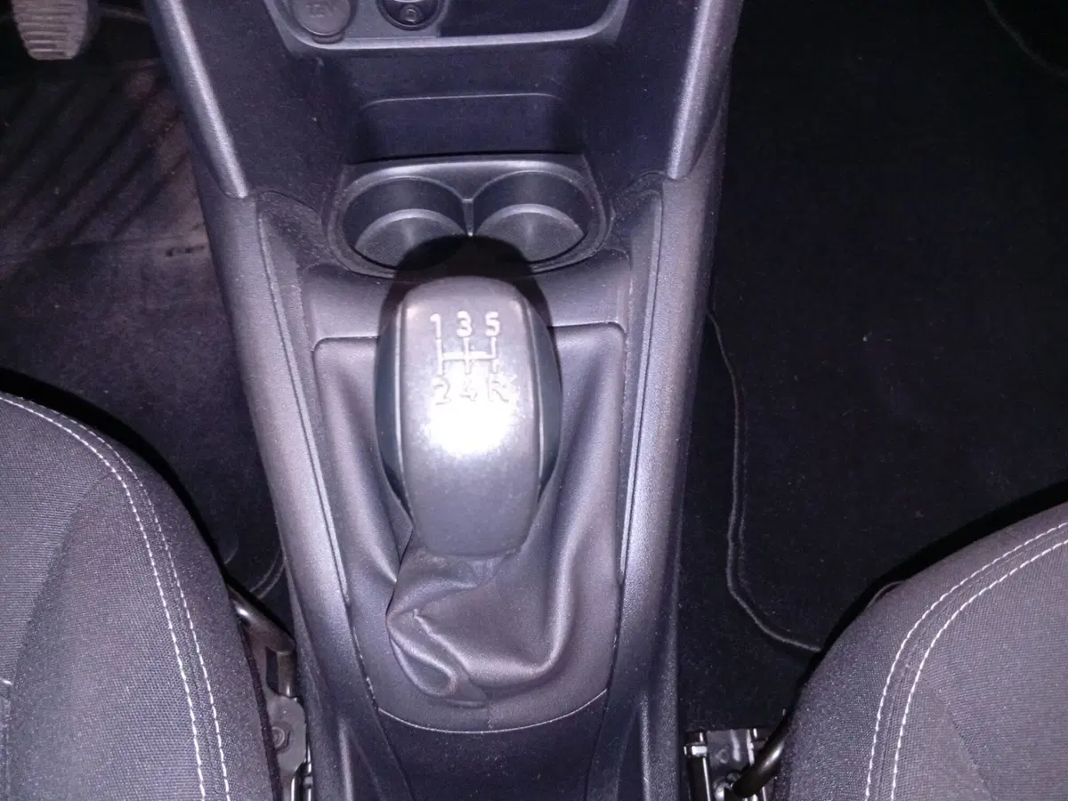 Peugeot 208 usata a Varese (15)