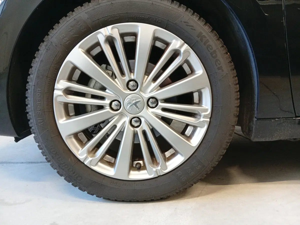 Peugeot 208 usata a Varese (8)