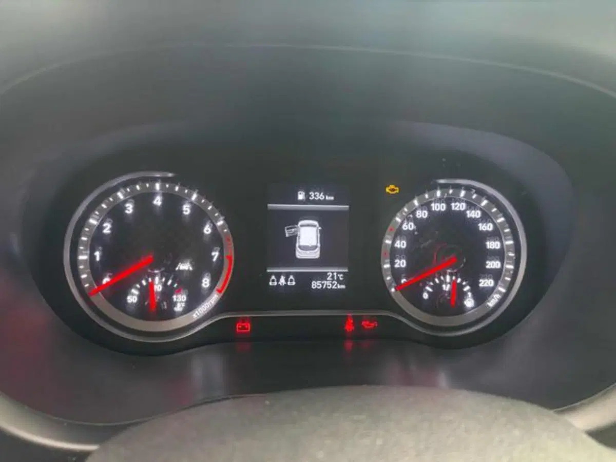 Hyundai i10 usata a Pesaro-Urbino (8)