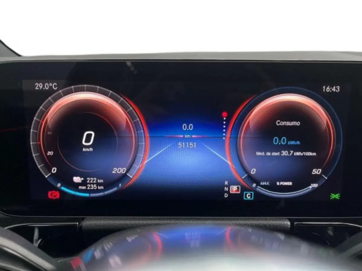 Mercedes-Benz EQA usata a Verona (13)
