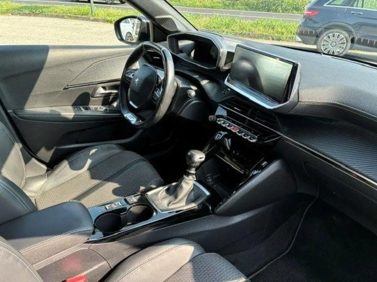 Peugeot 208 usata a Milano (10)