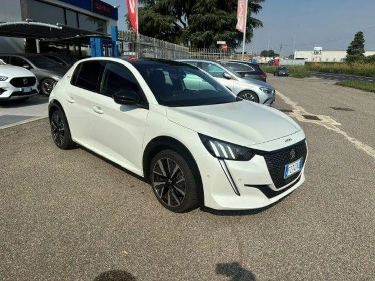 Peugeot 208 usata a Milano (2)