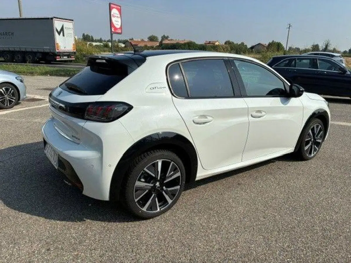 Peugeot 208 usata a Milano (3)