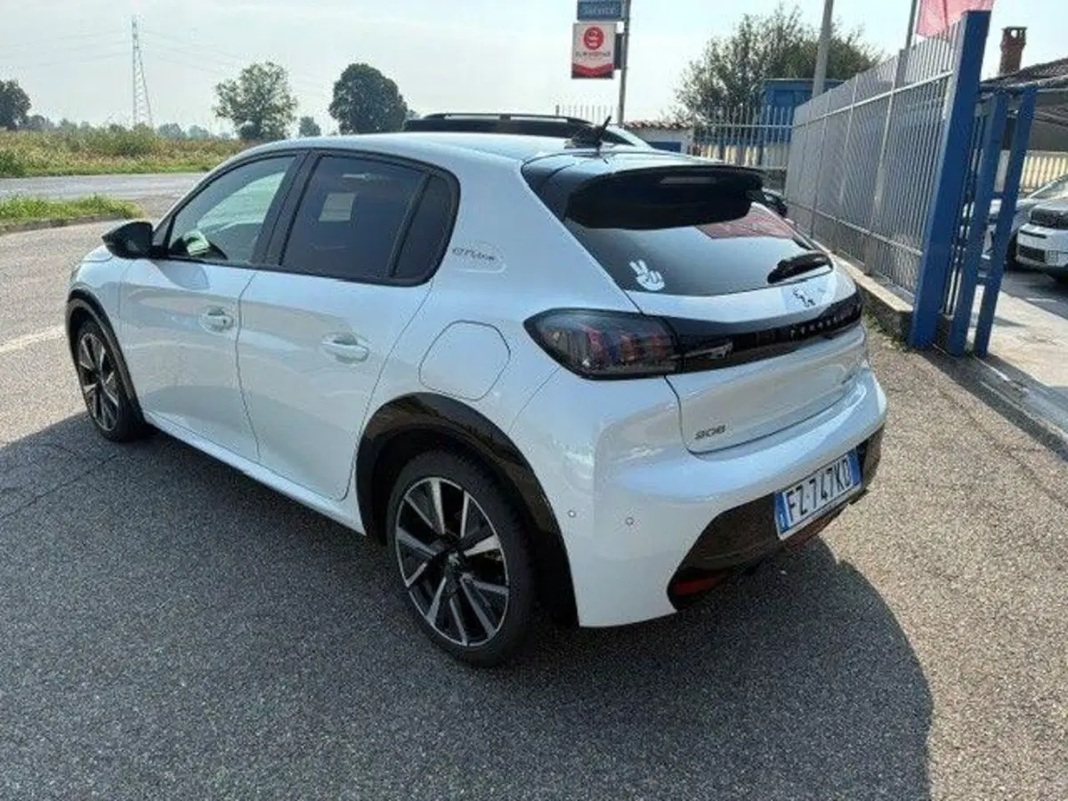 Peugeot 208 usata a Milano (4)
