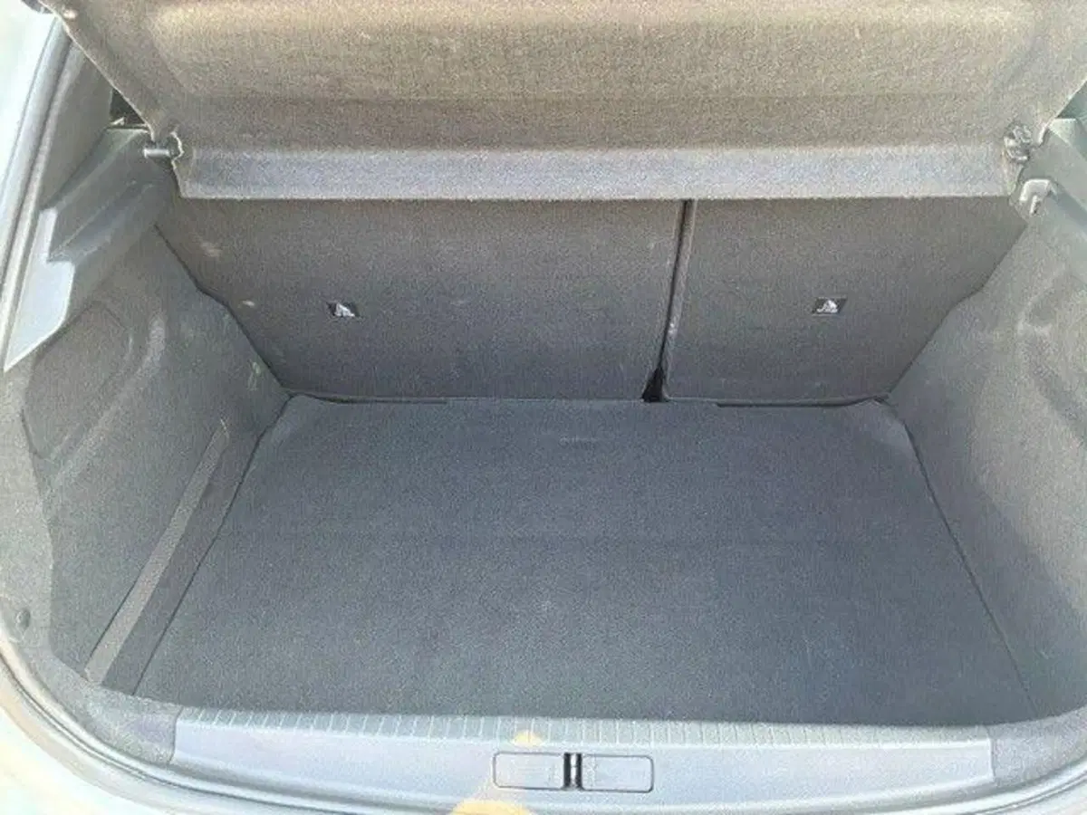 Peugeot 208 usata a Milano (7)