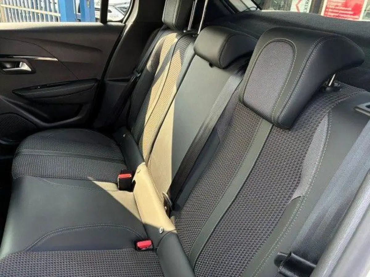 Peugeot 208 usata a Milano (9)