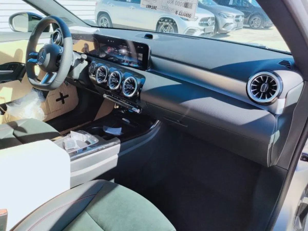 Mercedes-Benz Classe A nuova a Teramo (10)