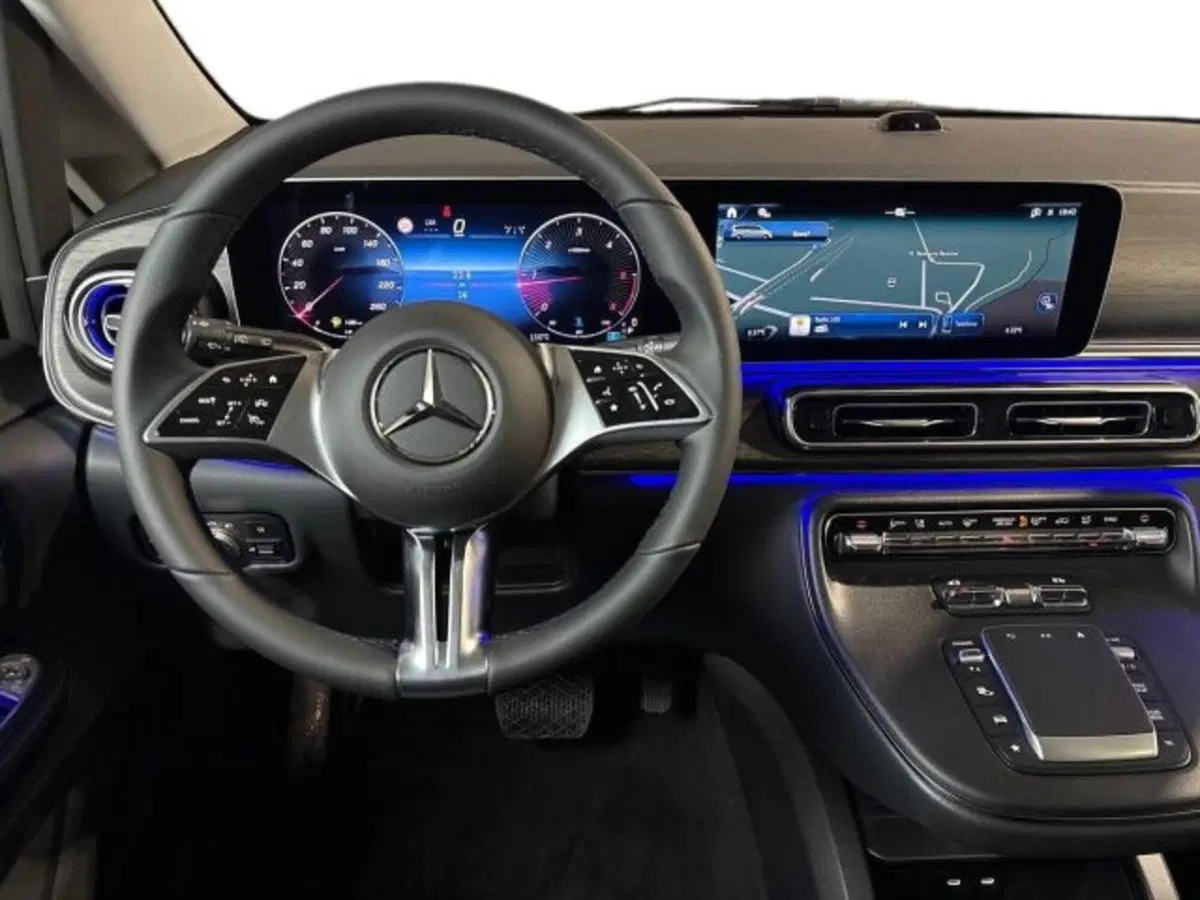 Mercedes-Benz Classe V nuova a Bologna (14)