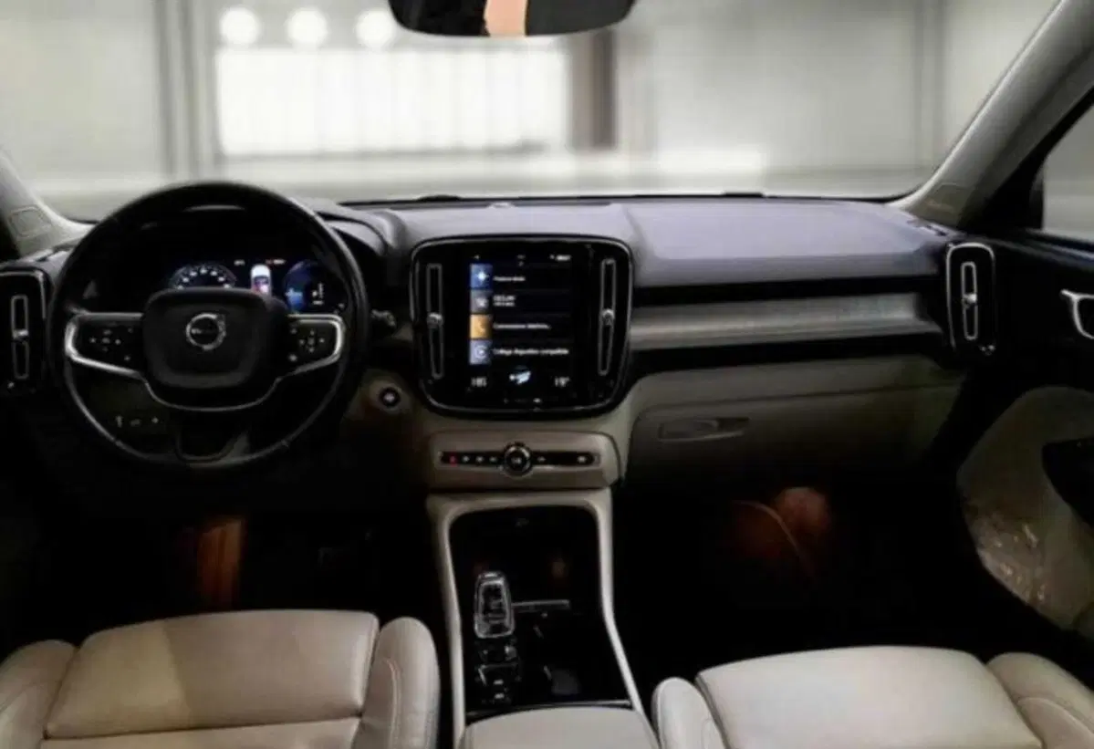 Volvo XC40 usata a Bologna (3)