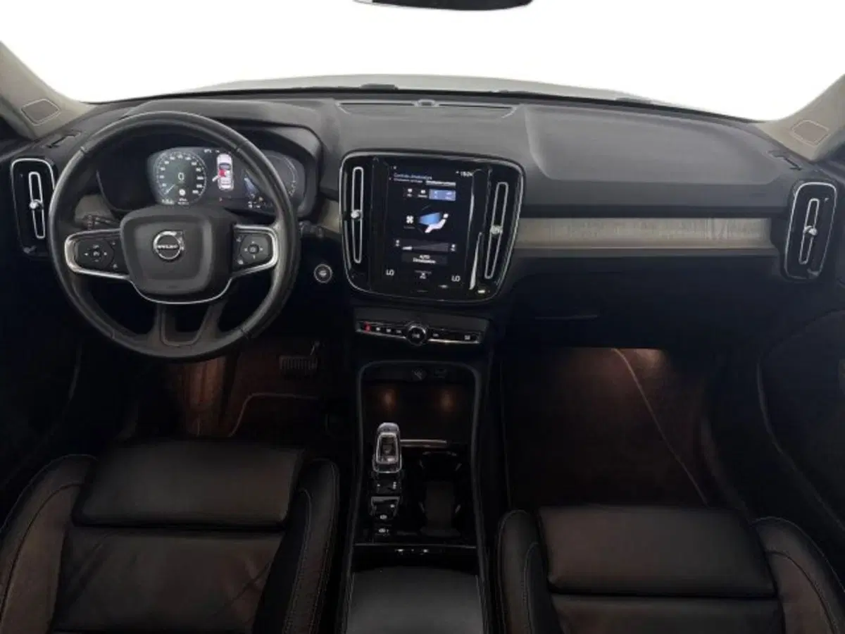 Volvo XC40 usata a Bologna (9)