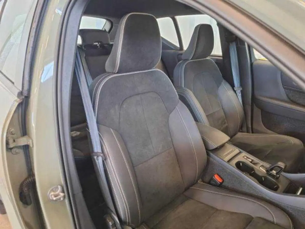 VOLVO Veicoli Commerciali XC40 usata a Bologna (11)