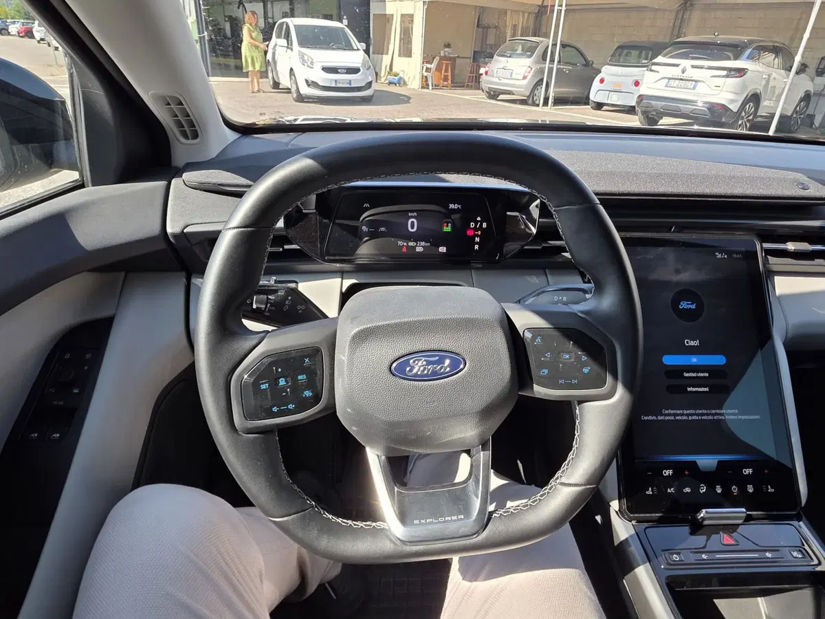 Ford Explorer usata a Firenze (9)