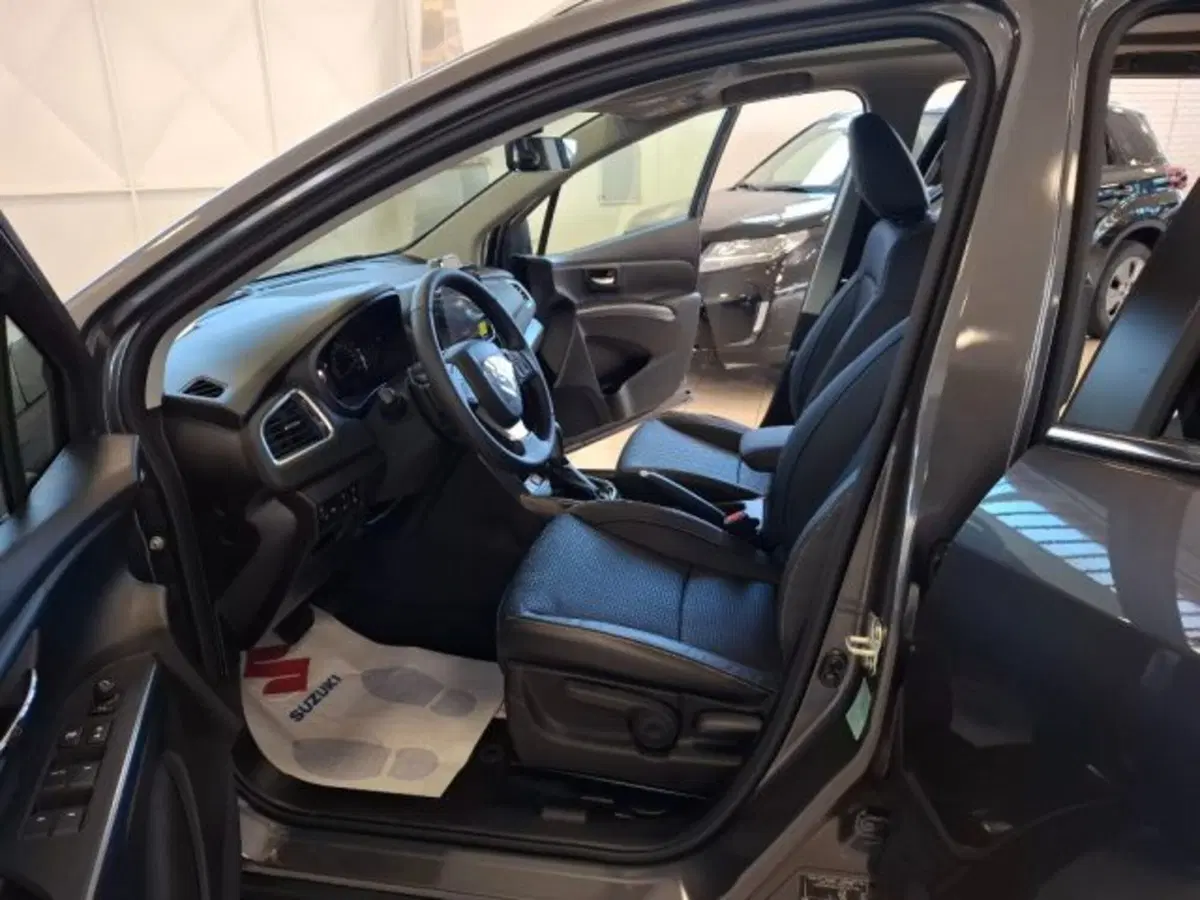 Suzuki S-Cross nuova a Reggio Emilia (10)