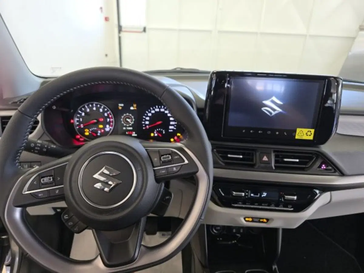 Suzuki Swift nuova a Reggio Emilia (11)