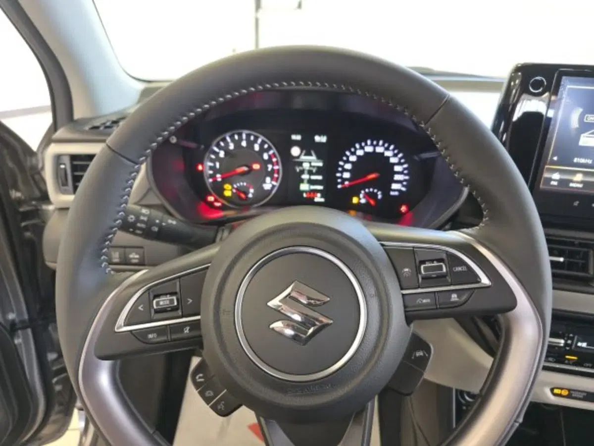 Suzuki Swift nuova a Reggio Emilia (15)
