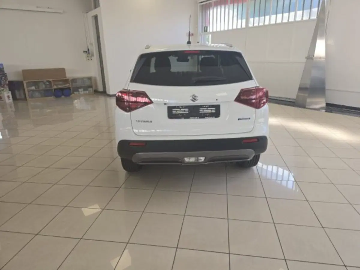 Suzuki Vitara nuova a Reggio Emilia (4)