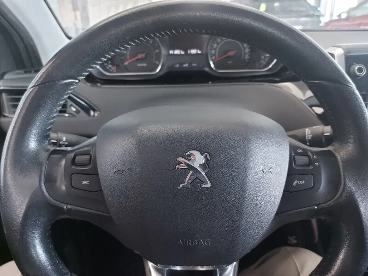 Peugeot 208 usata a Pordenone (15)