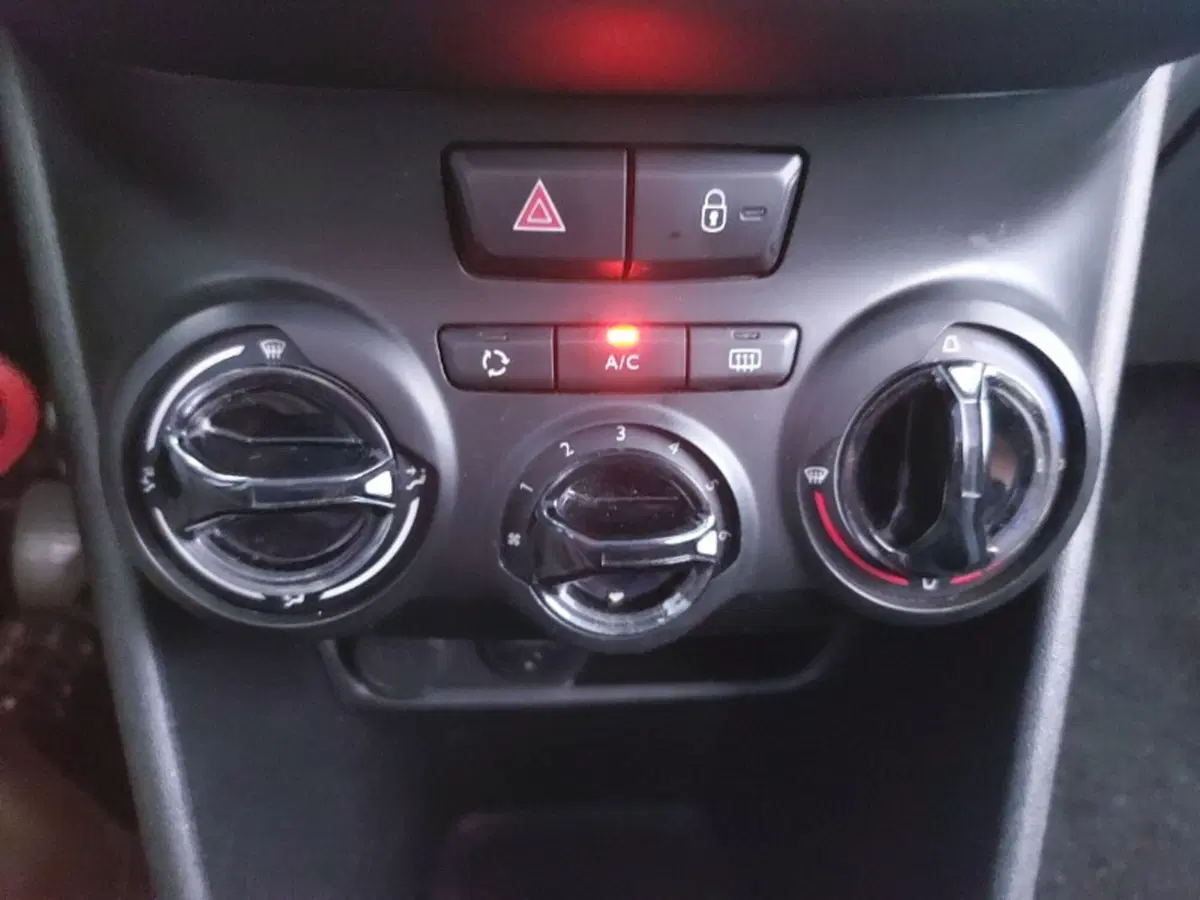 Peugeot 208 usata a Pordenone (17)