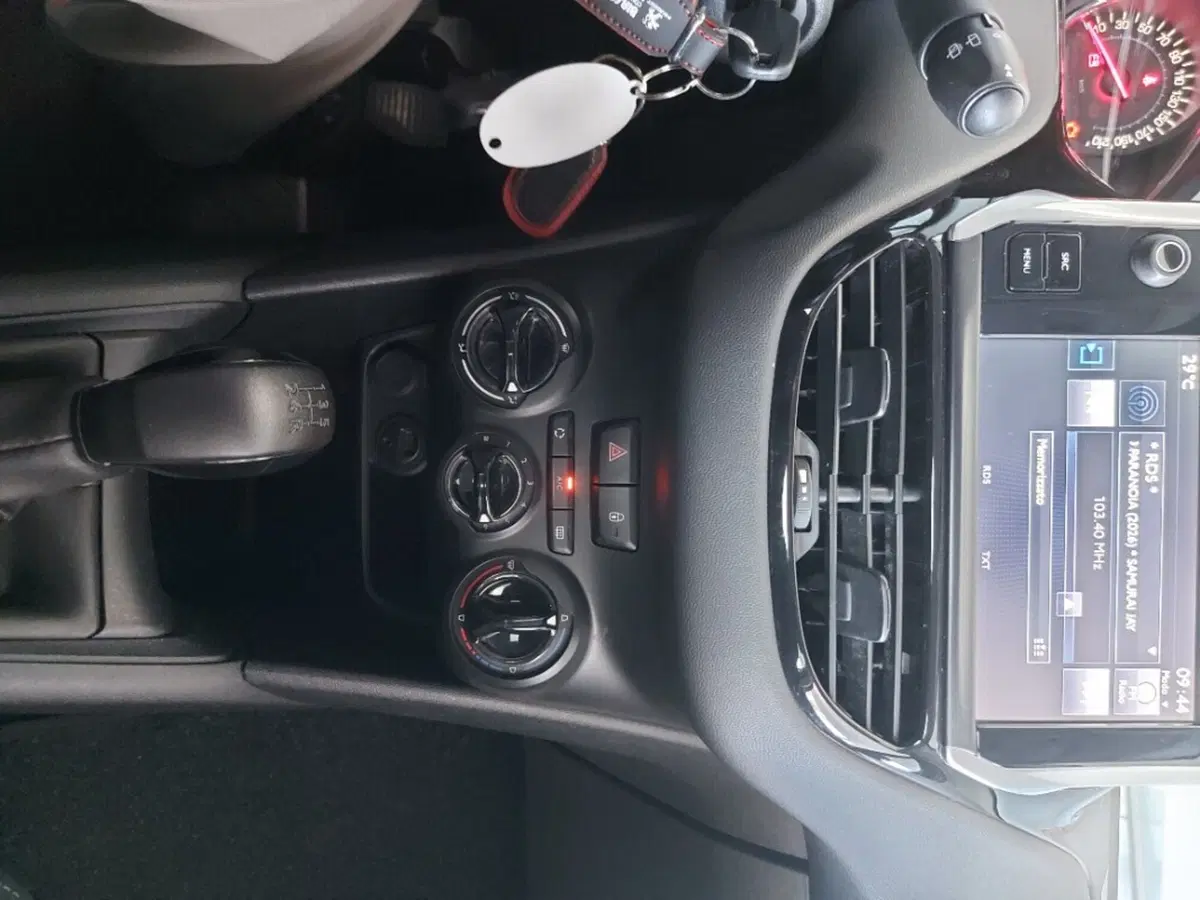 Peugeot 208 usata a Pordenone (18)