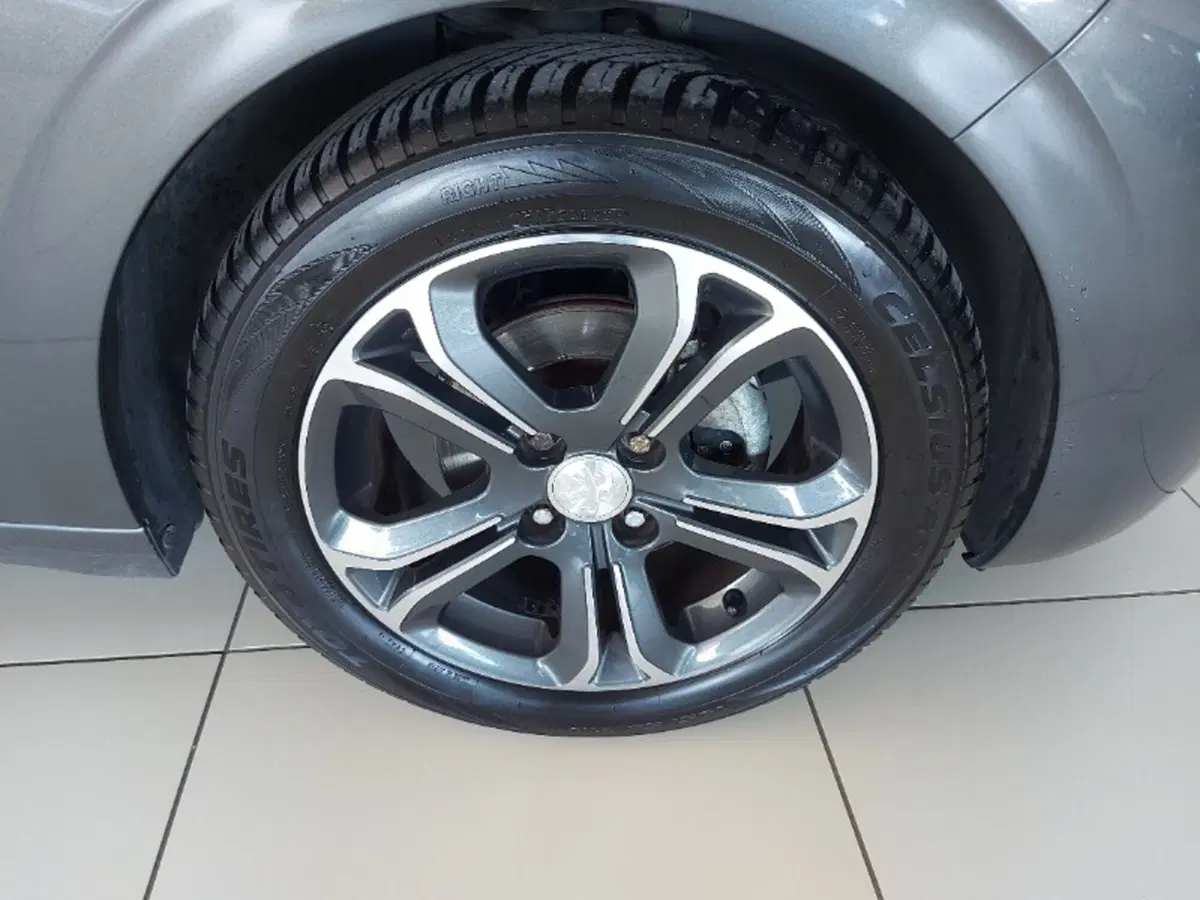 Peugeot 208 usata a Pordenone (9)