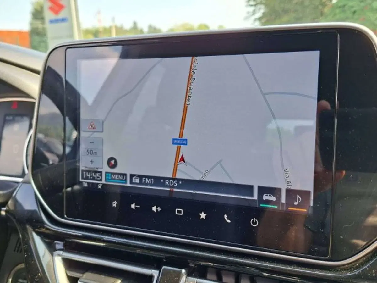 Suzuki S-Cross usata a Como (11)