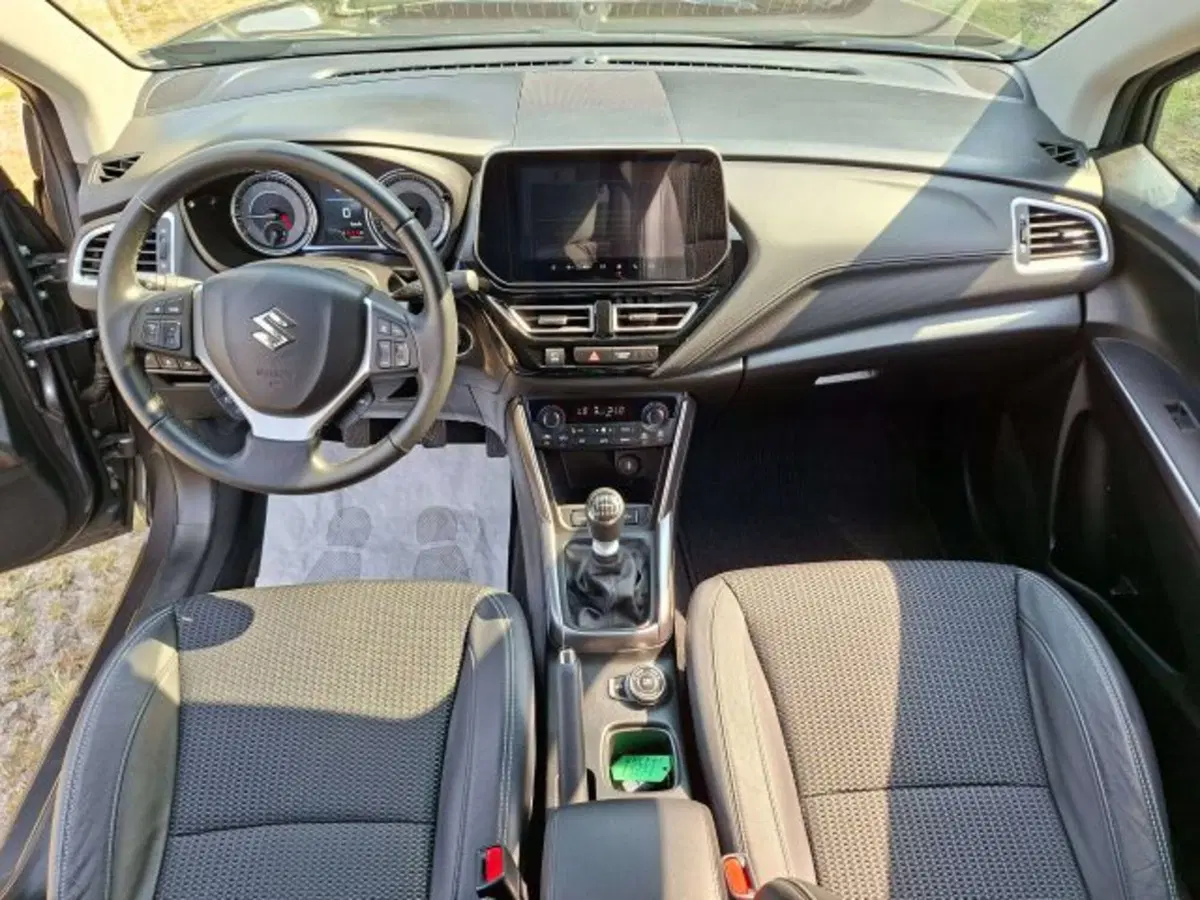 Suzuki S-Cross usata a Como (7)