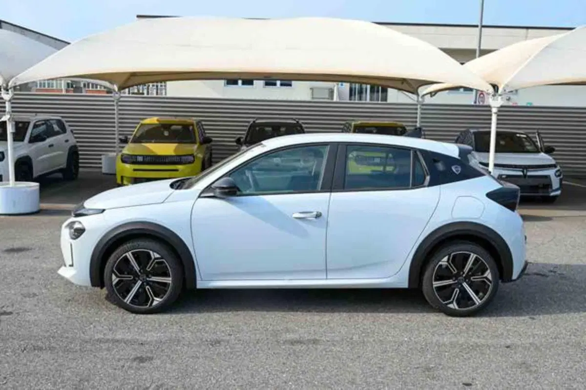 Lancia Ypsilon nuova a Torino (19)