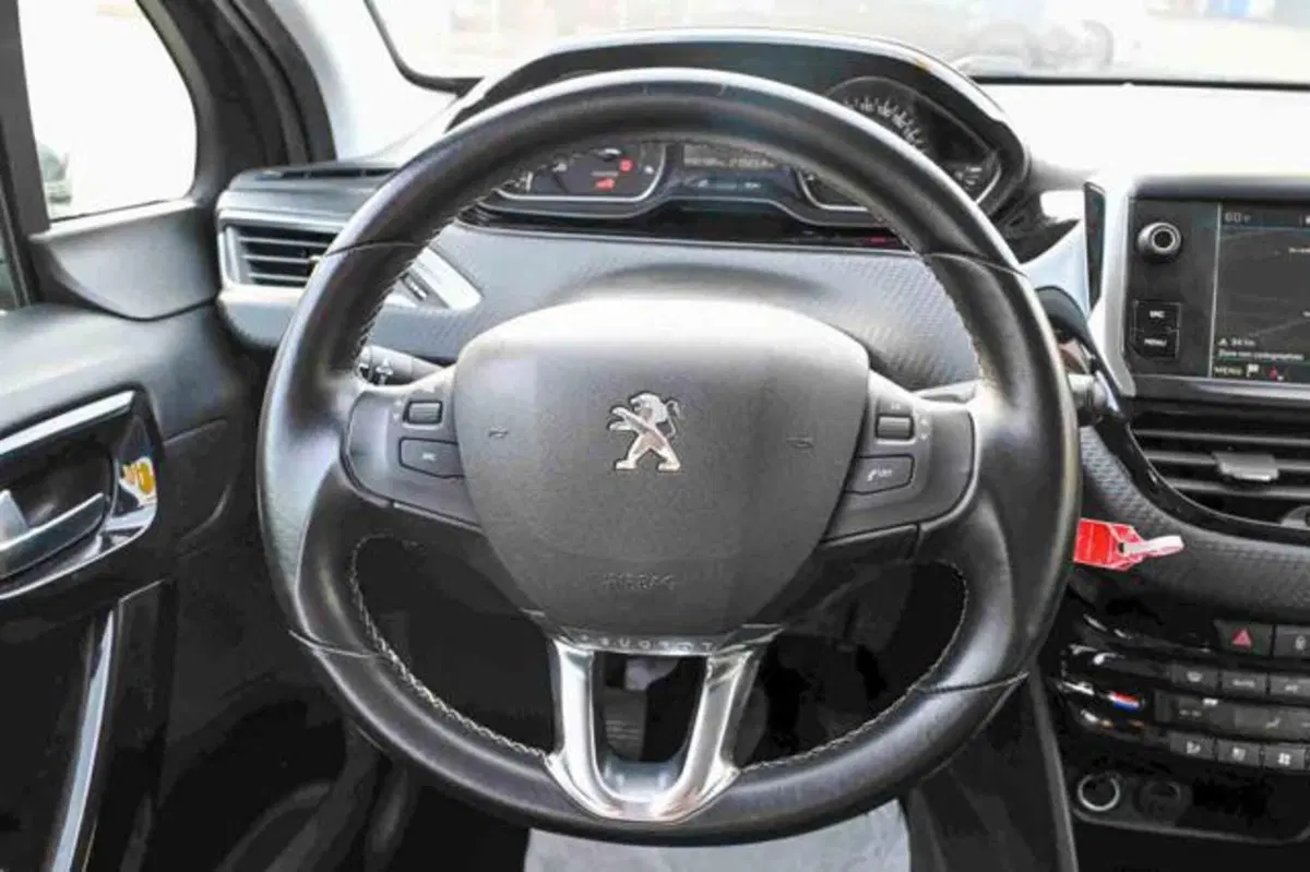 Peugeot 208 usata a Torino (10)