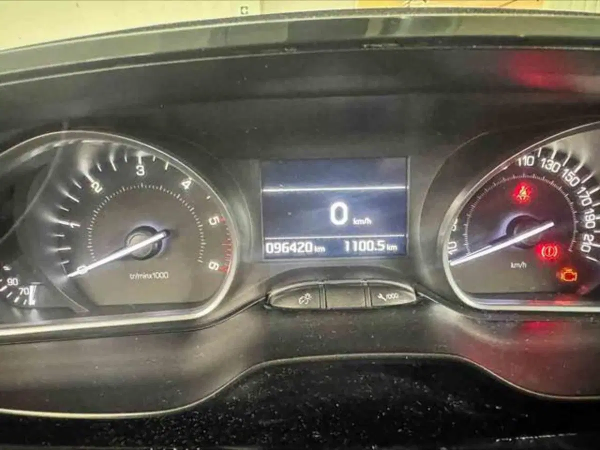 Peugeot 208 usata a Torino (11)