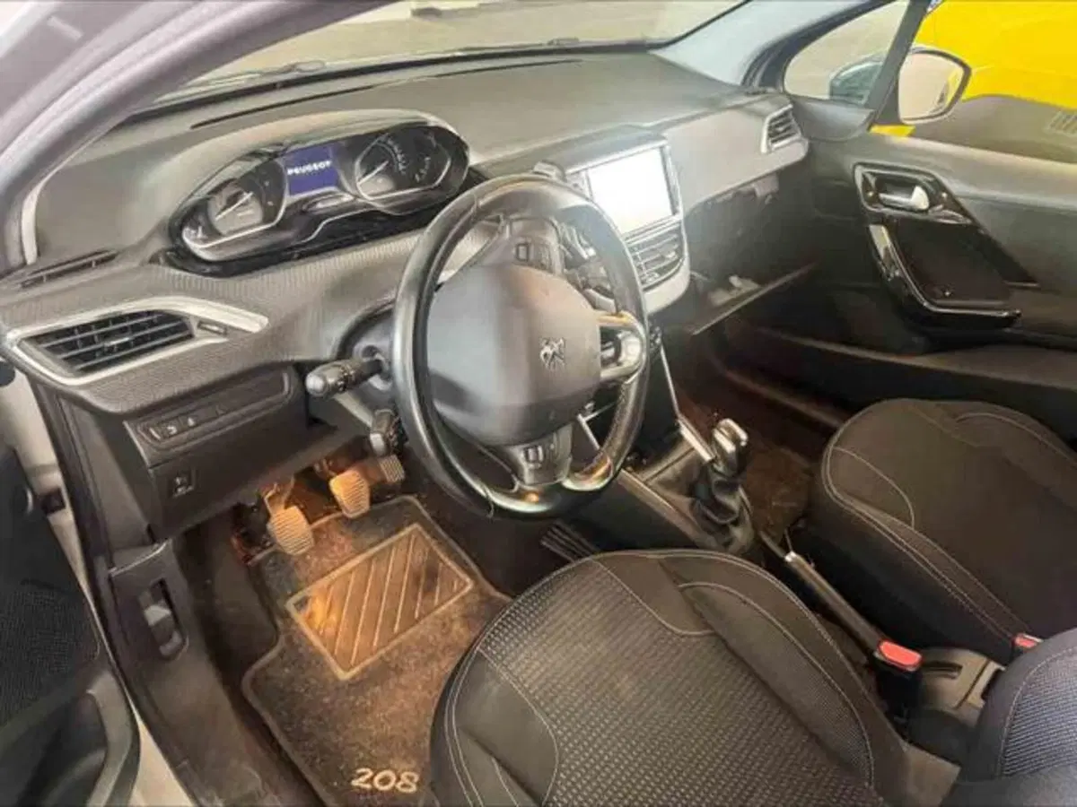 Peugeot 208 usata a Torino (7)