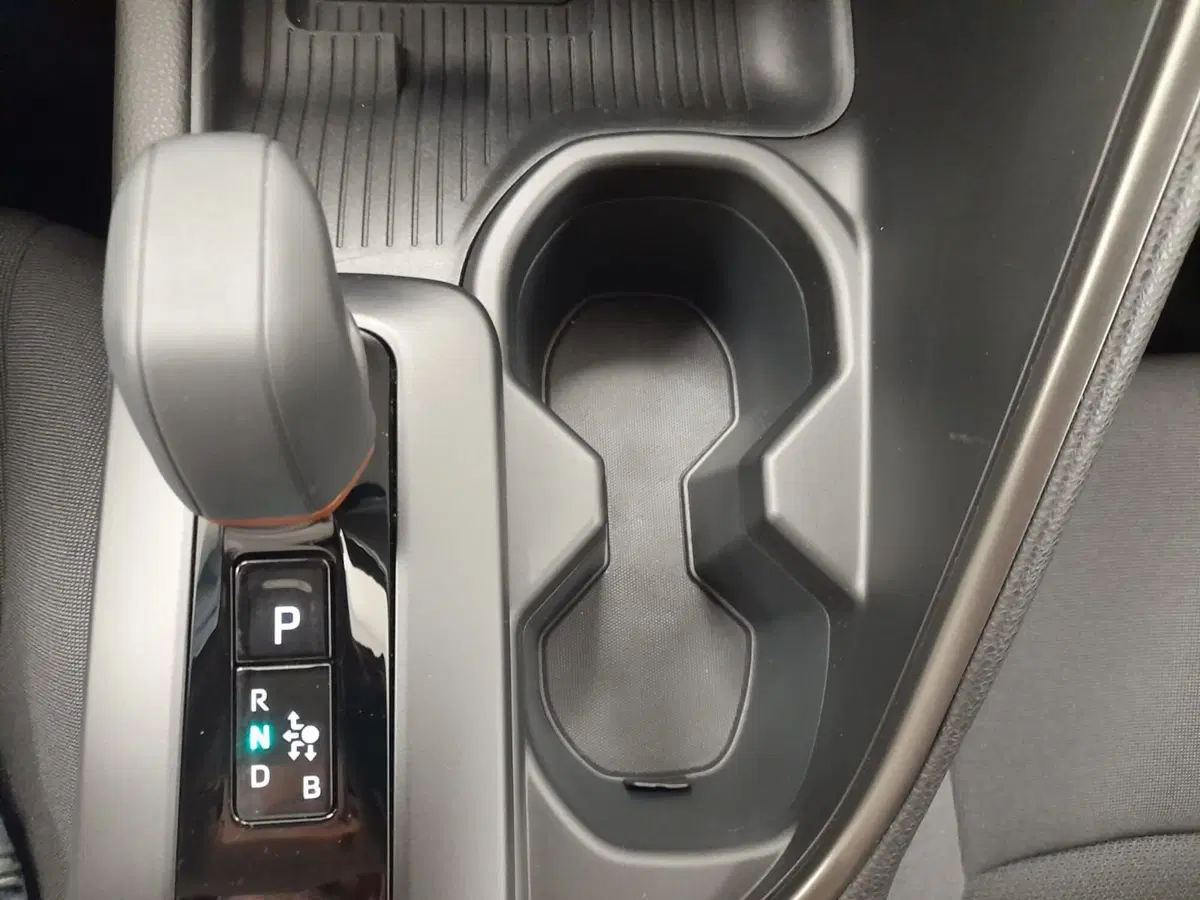 Toyota Toyota C-HR usata a Alessandria (19)