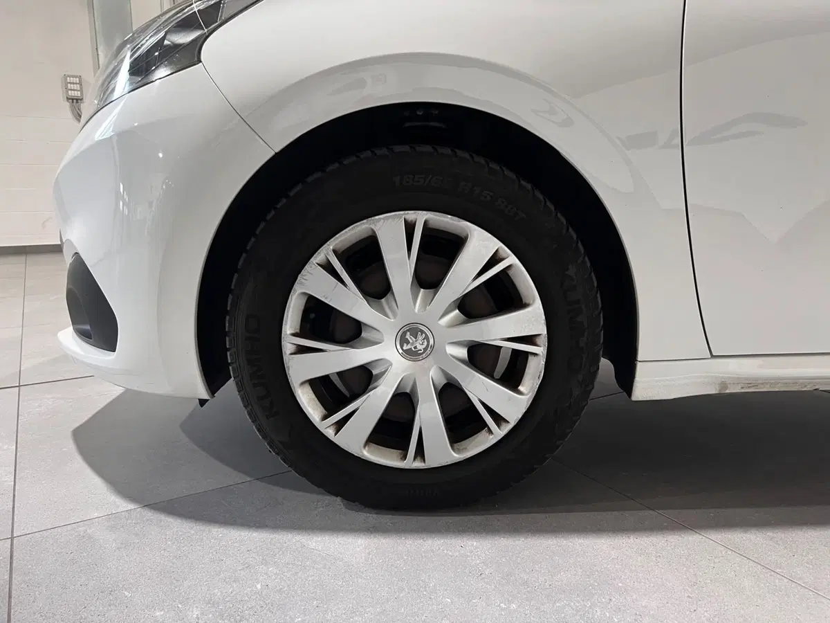 Peugeot 208 usata a Alessandria (7)