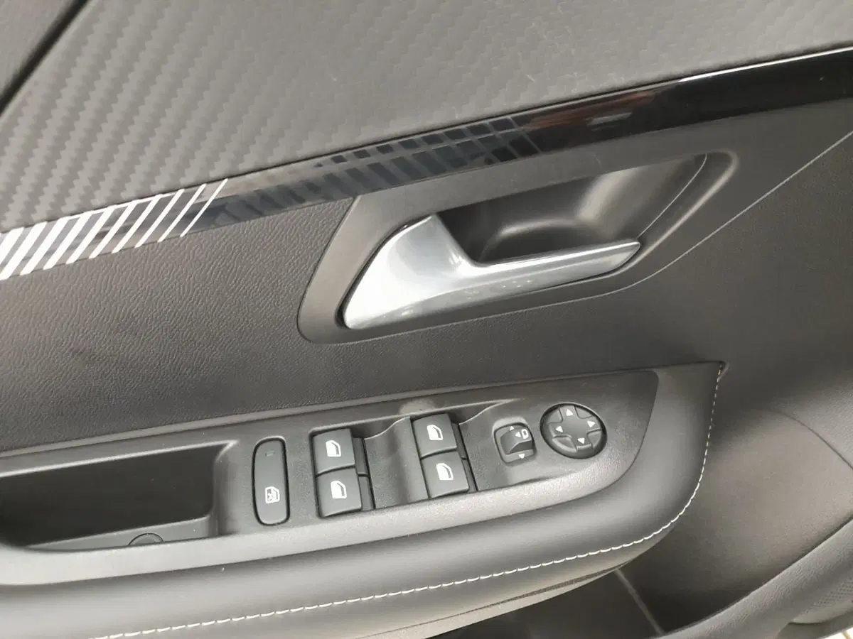 Peugeot 208 usata a Alessandria (17)