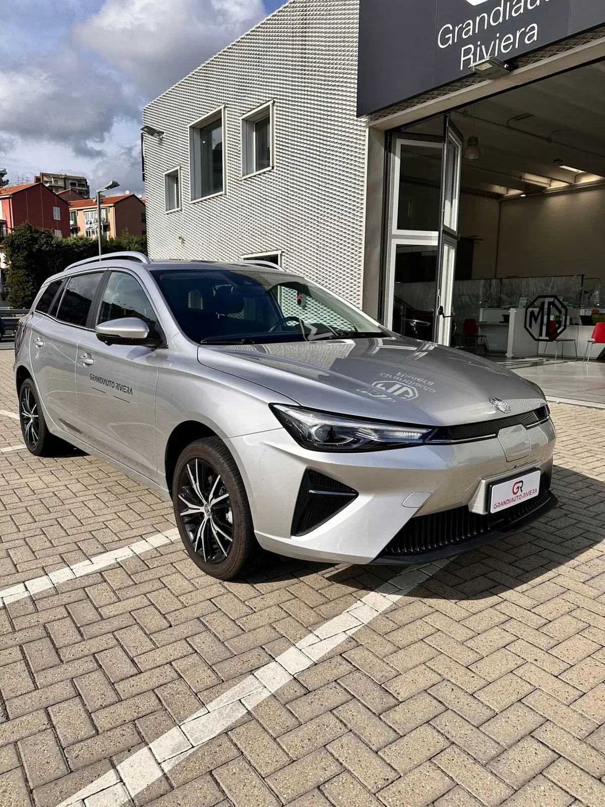 Mg MG5 usata a Savona (2)