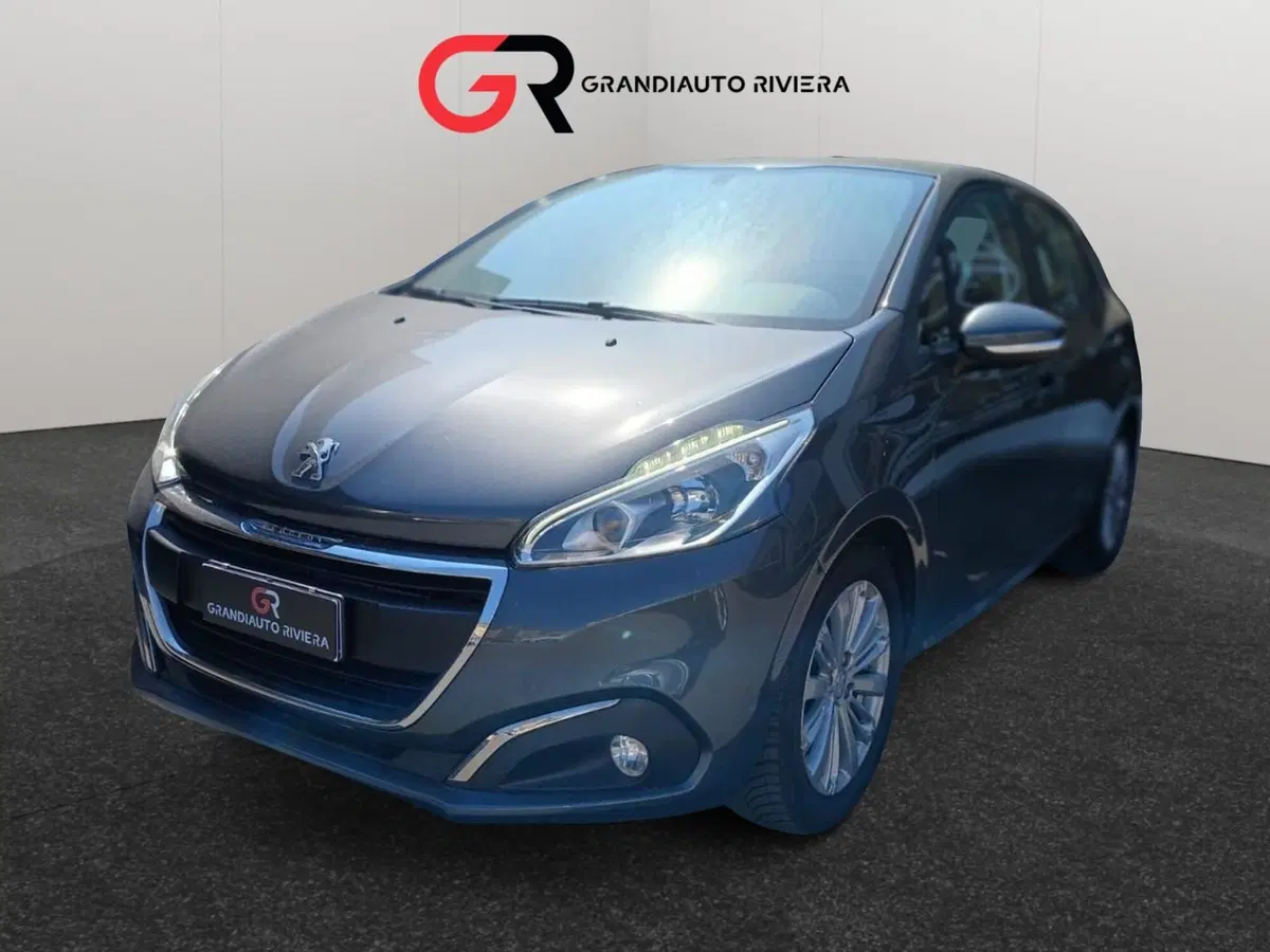 Peugeot 208 usata a Imperia