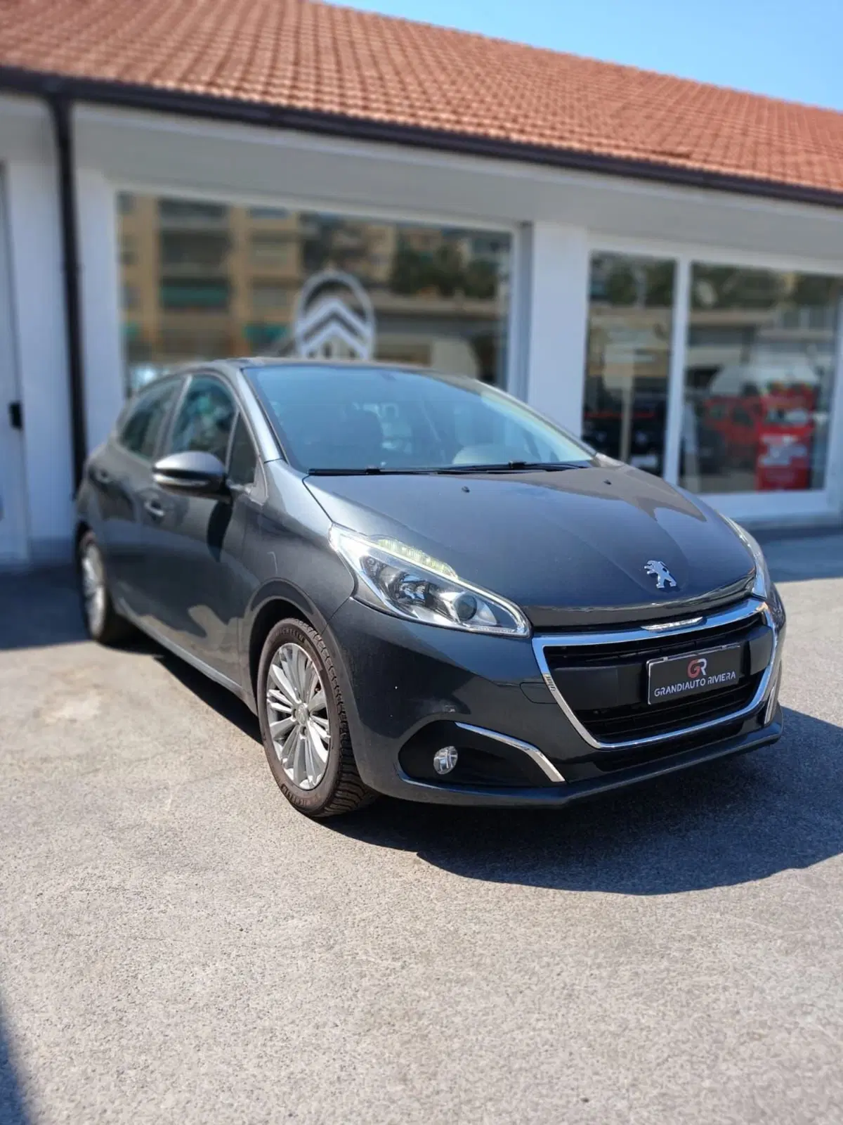 Peugeot 208 usata a Imperia (3)