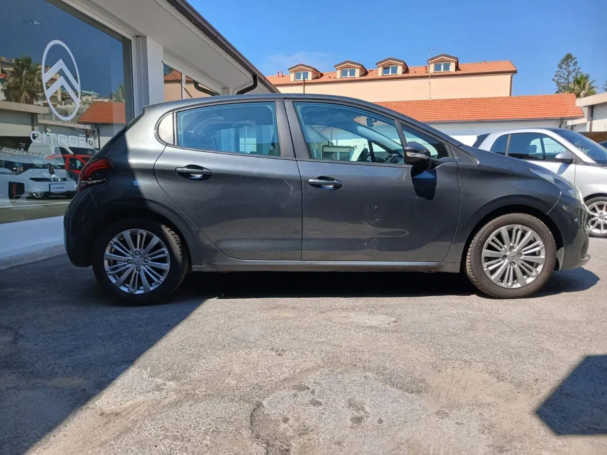 Peugeot 208 usata a Imperia (8)