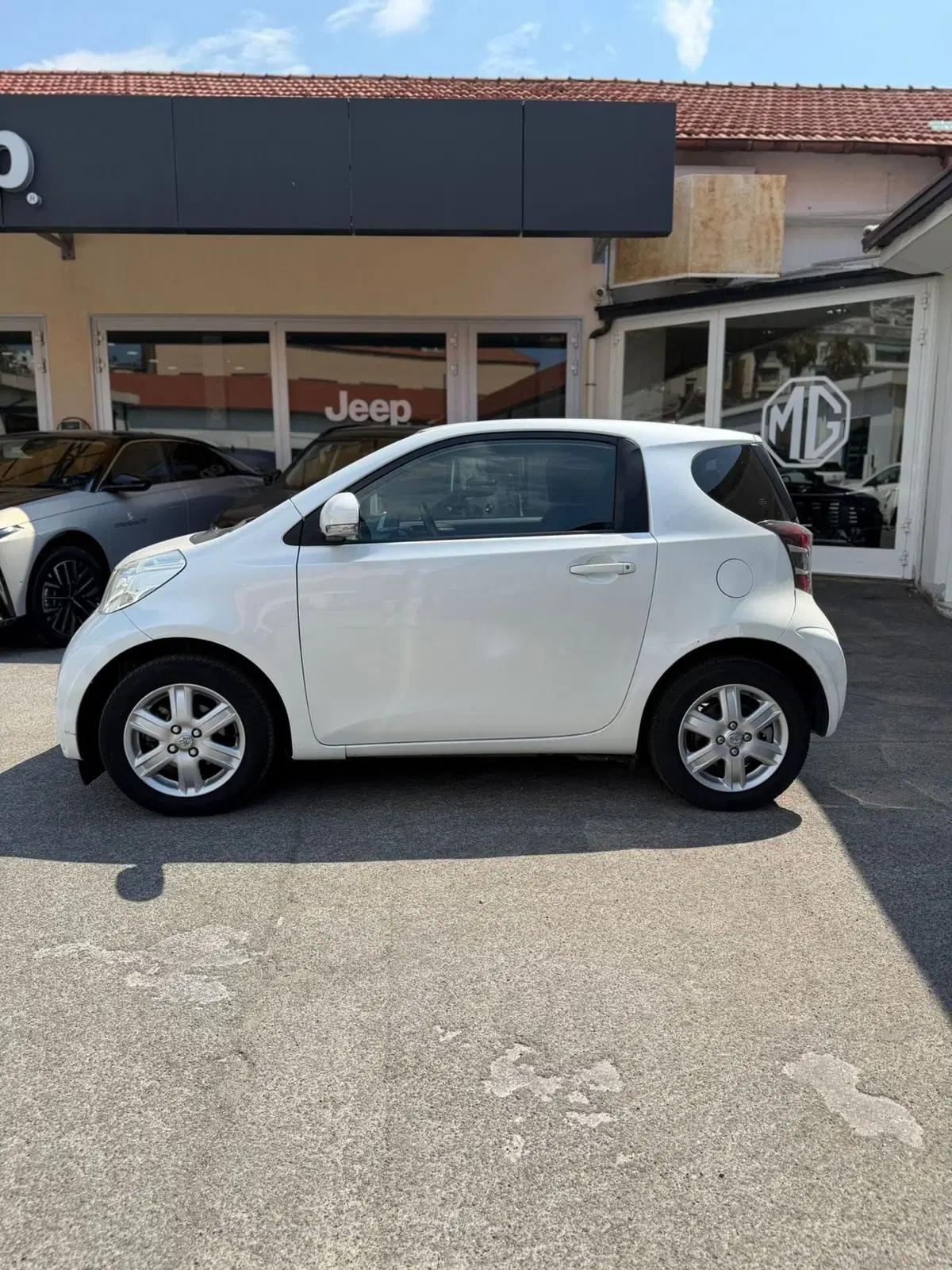 Toyota iQ usata a Imperia (4)
