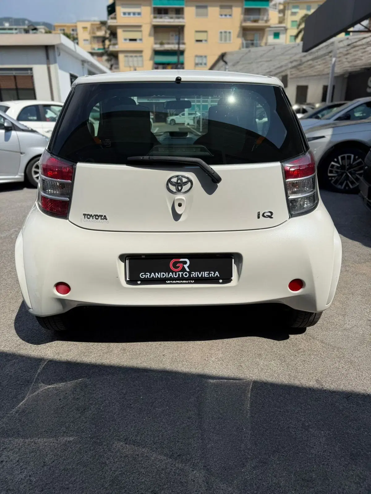 Toyota iQ usata a Imperia (6)