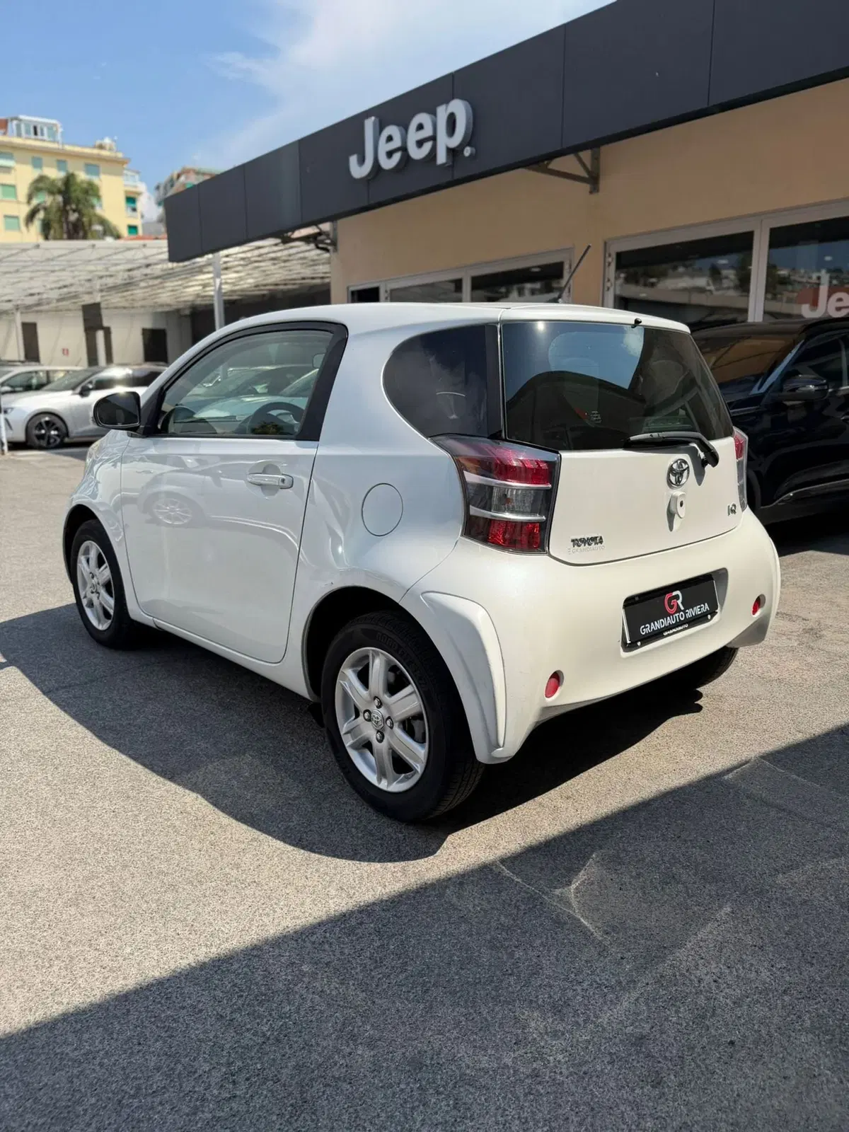 Toyota iQ usata a Imperia (7)