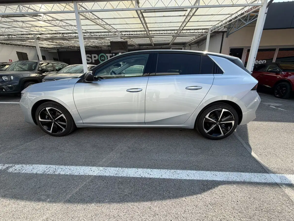 Opel Astra usata a Imperia (3)