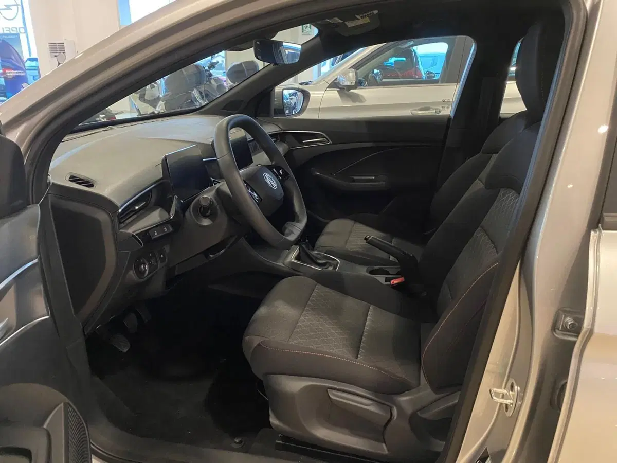 Mg MG3 nuova a Savona (13)
