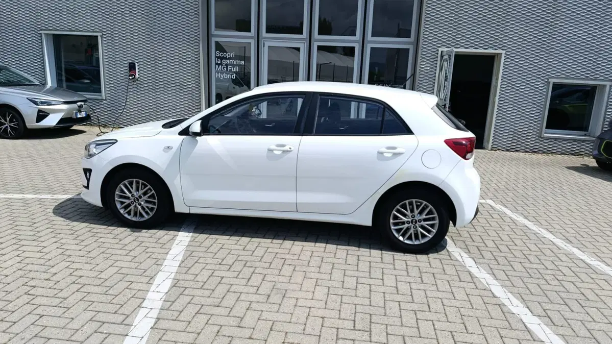 Kia Rio usata a Savona (9)