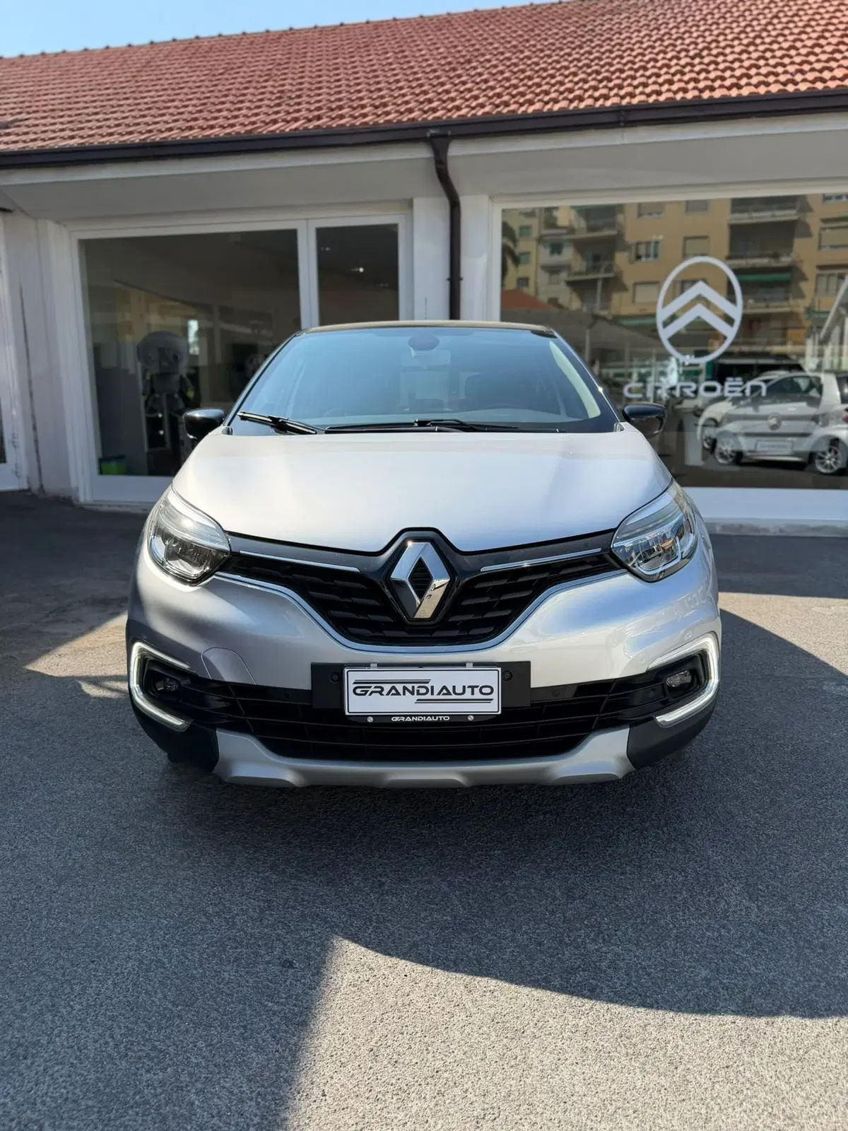 Renault Captur usata a Imperia (2)