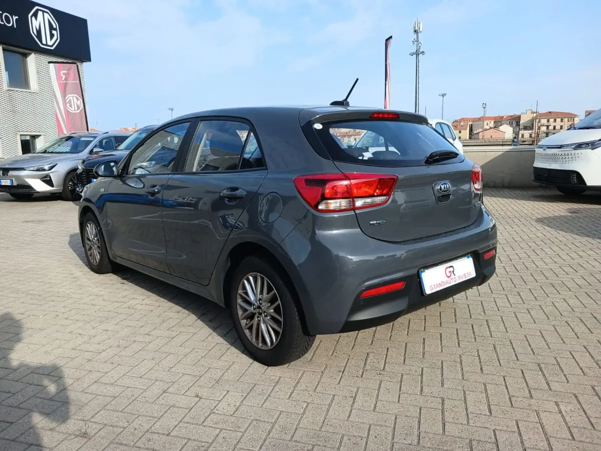 Kia Rio usata a Savona (6)