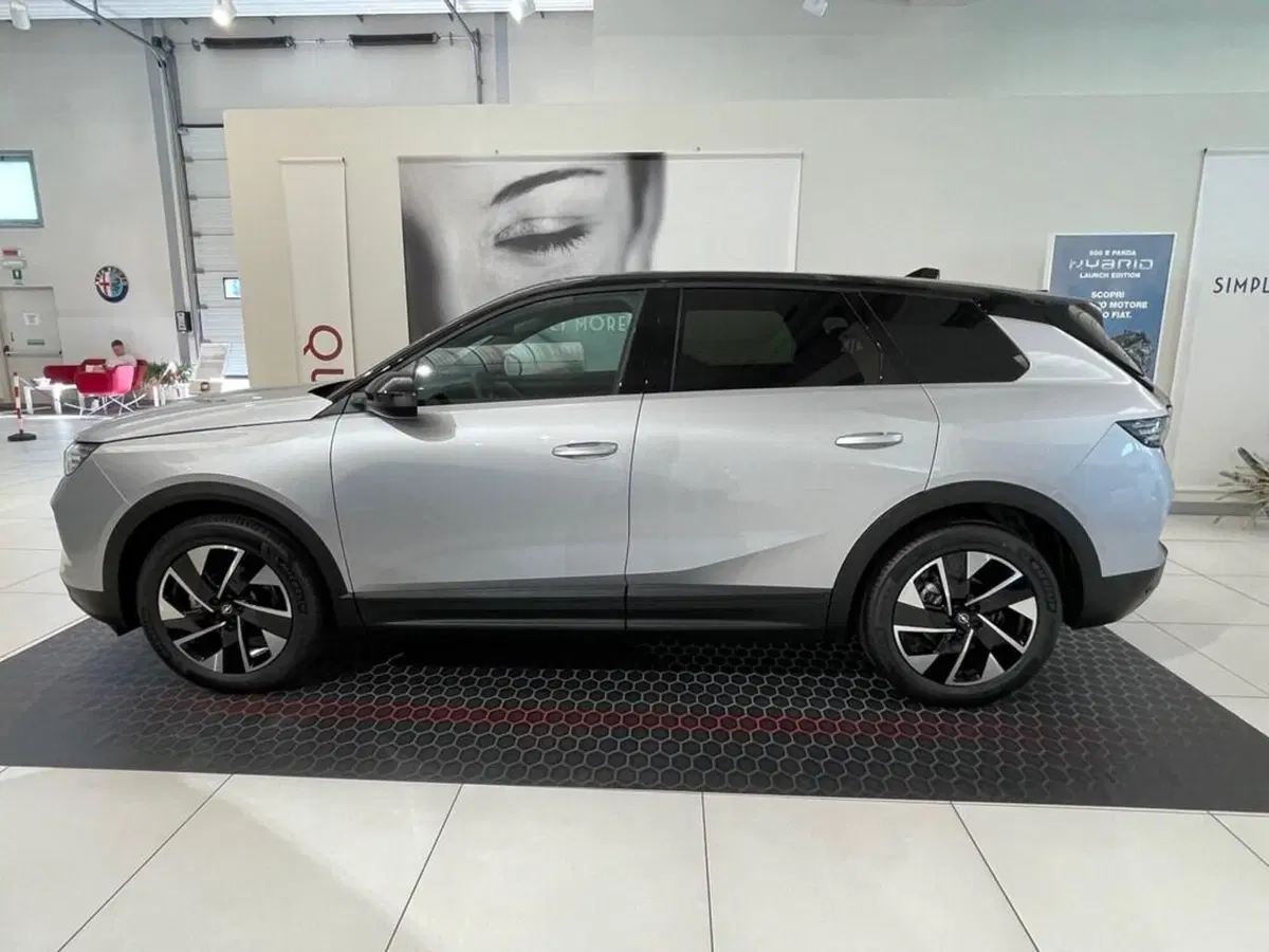Opel Grandland nuova a Sondrio (2)