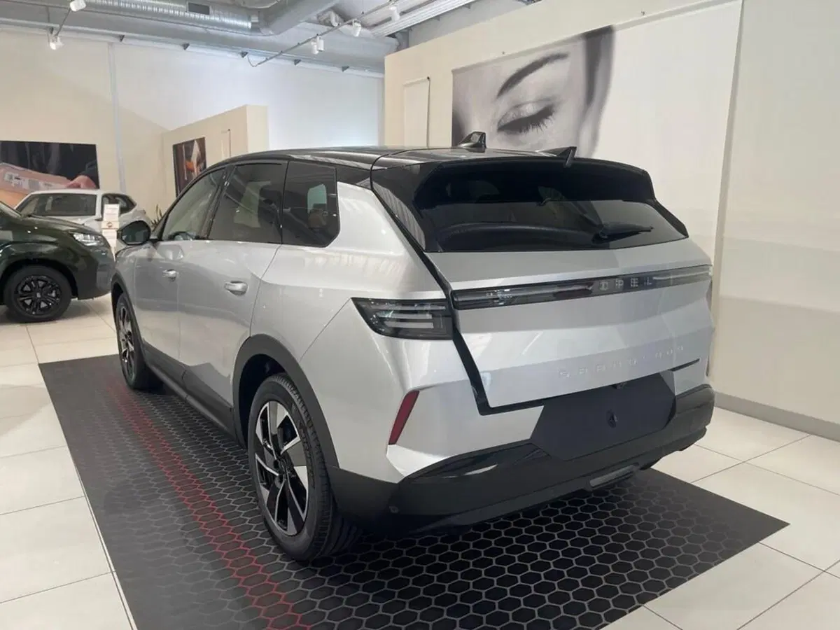 Opel Grandland nuova a Sondrio (3)