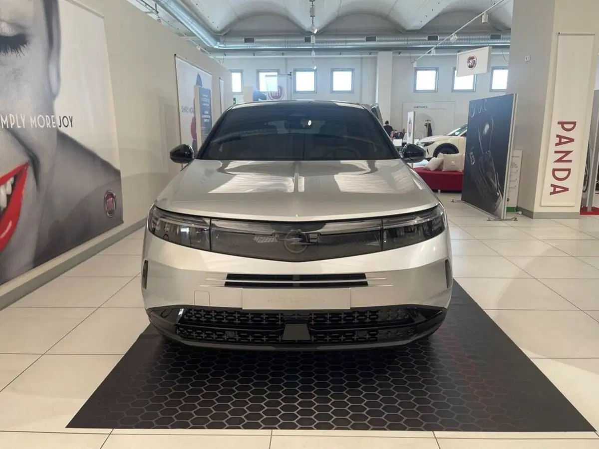 Opel Grandland nuova a Sondrio (7)