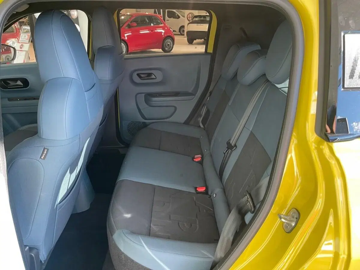 Fiat Grande Panda nuova a Sondrio (11)