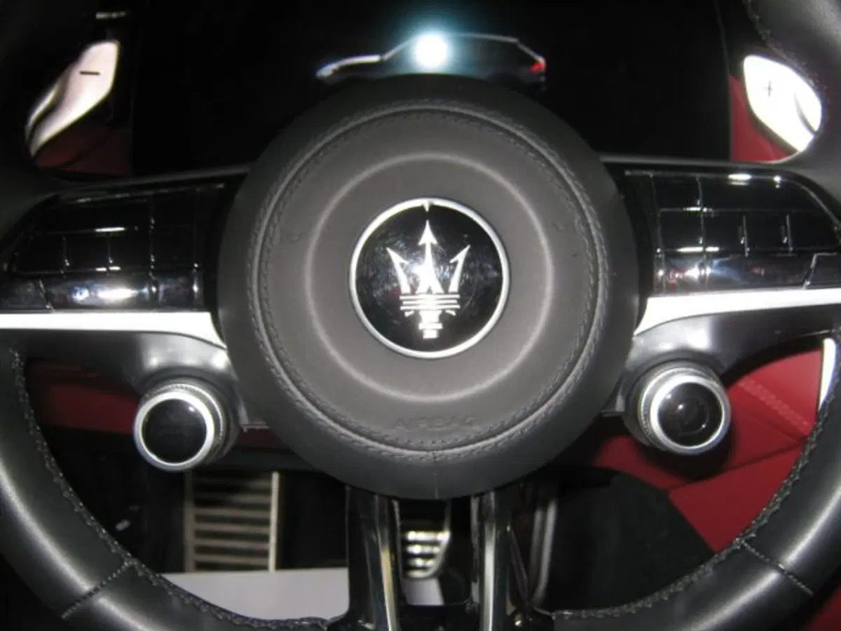 Maserati Grecale usata a Fermo (11)